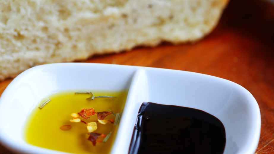 20 Unforgivable Blunders When Dining Out: Don’t Be Caught Making These