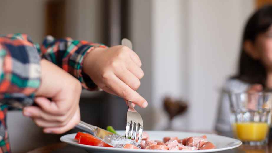 20 Unforgivable Blunders When Dining Out: Don’t Be Caught Making These