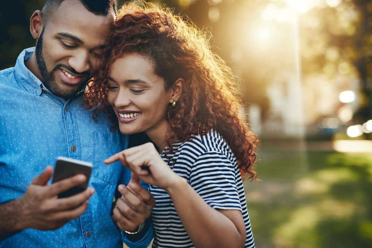 15 Things You Should Never Post on Social Media About a Relationship