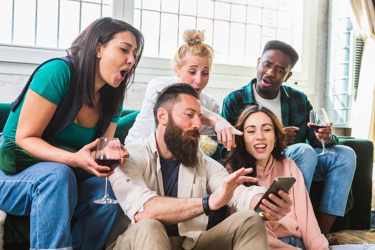15 Things You Should Never Post on Social Media About a Relationship