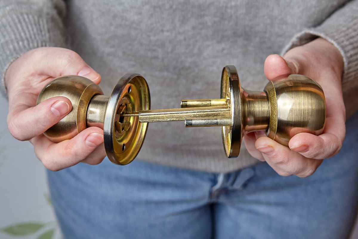 17 Clever Hacks to Spruce up Your Home Before Your Guests Show Up