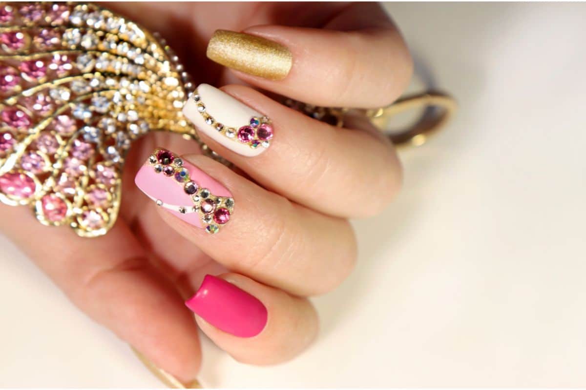 Vacation Nails: Ultimate Guide for Stunning Holiday Manicures