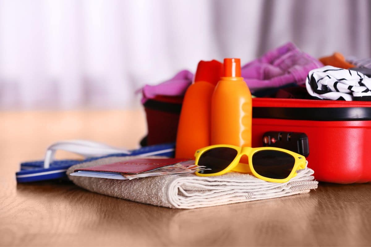 Airport Travel Outfit Ideas: Stylish and Comfortable Options for Your Journey