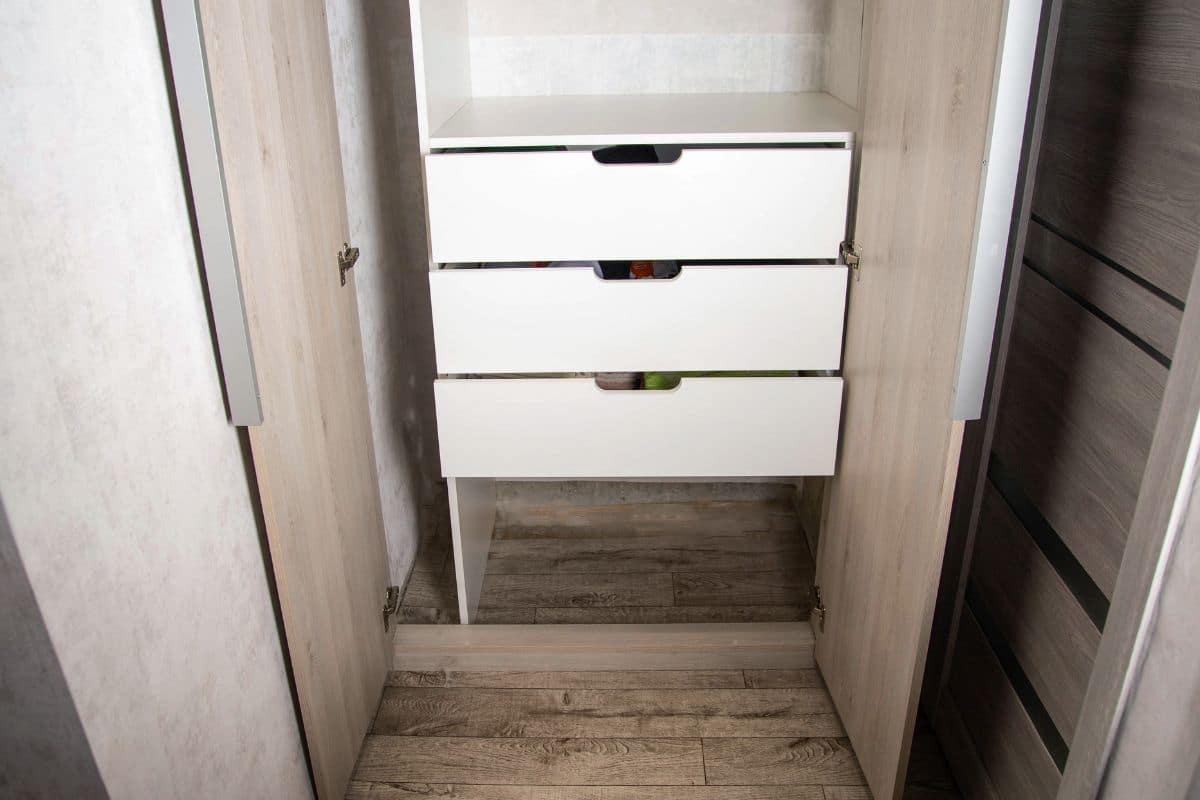 Pull-Out Shelves